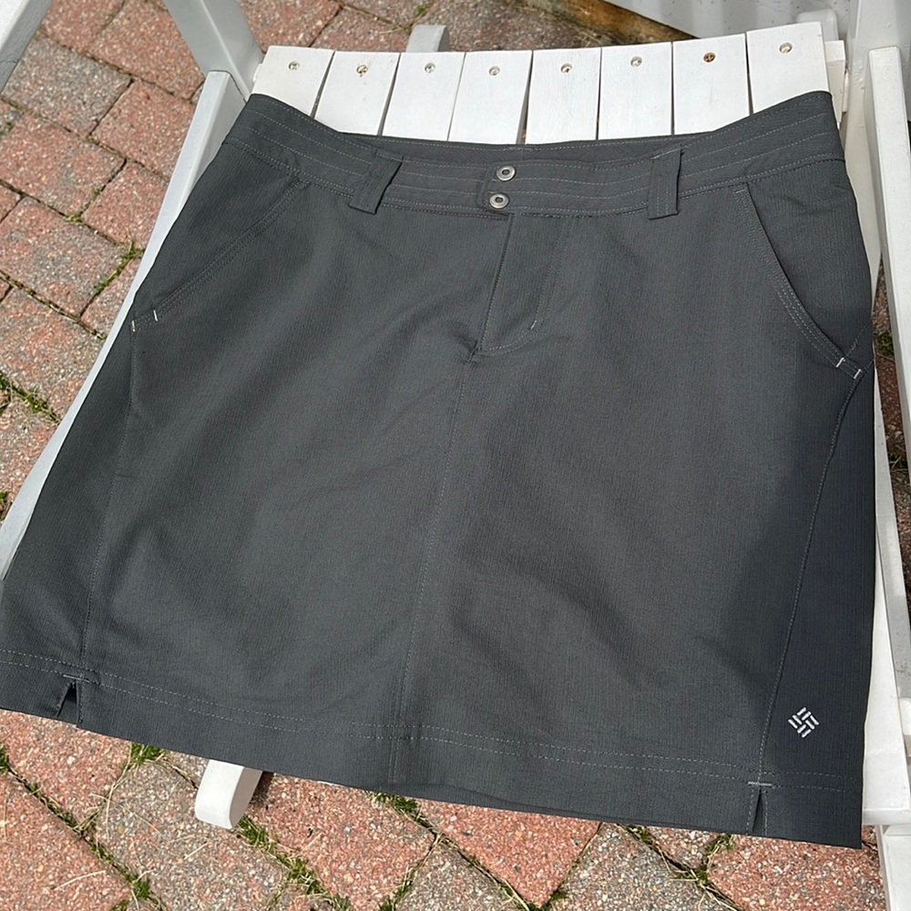 ☀️Columbia Omni-Shade Gray Skirt/Skort Size 6